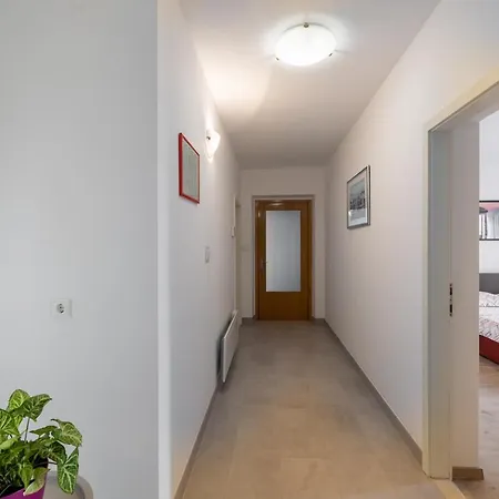 Family - Vranjes Makarska