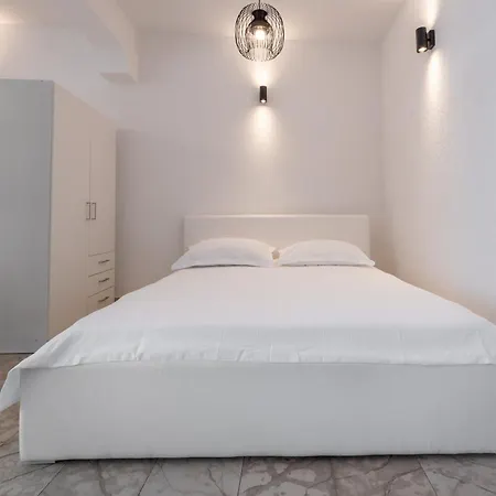 Family - Vranjes 招待所