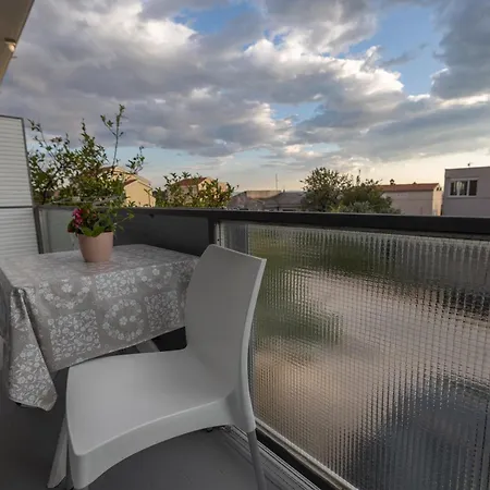 Family - Vranjes 马卡尔斯卡