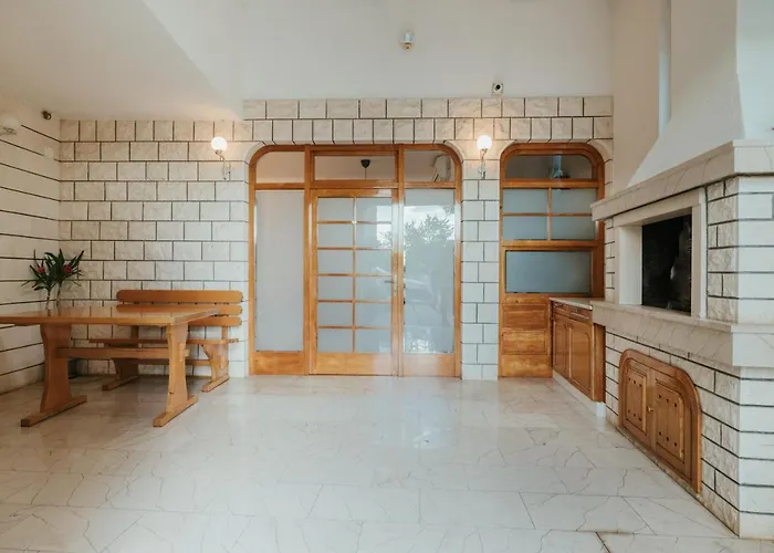 Guest house Family - Vranjes Makarska