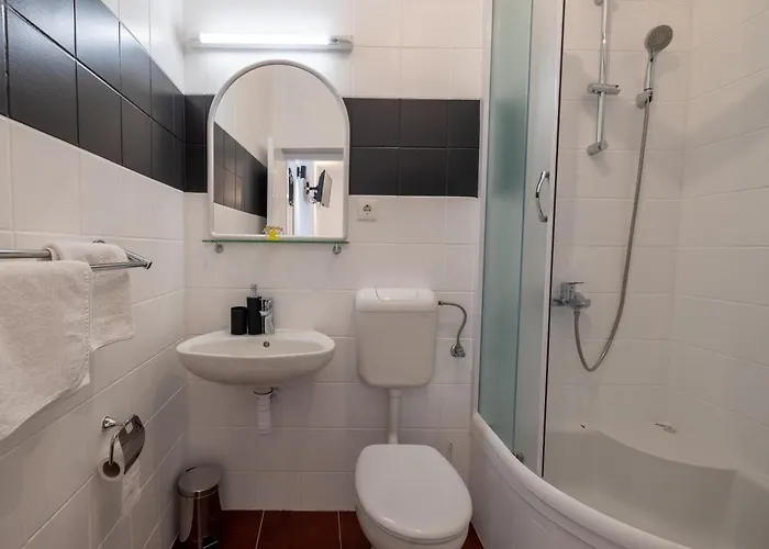 Family - Vranjes 3* Μακάρσκα