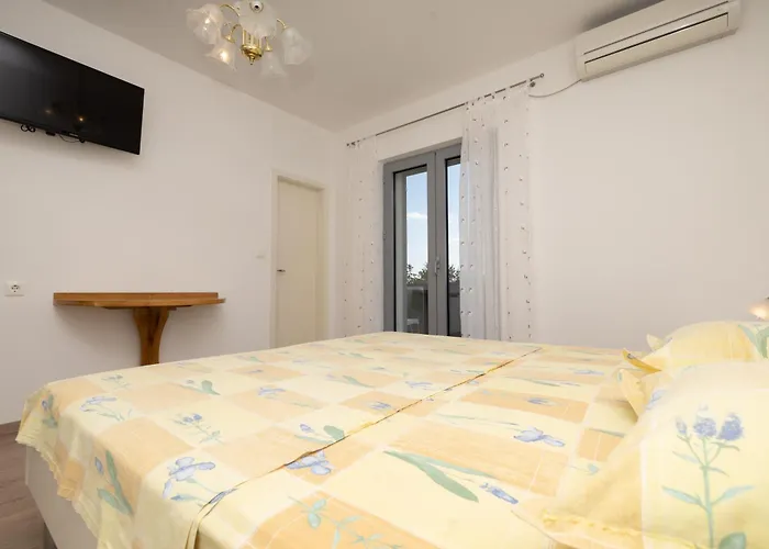 Guest house Family - Vranjes