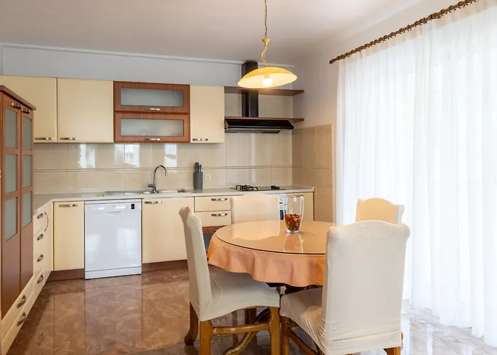 Family - Vranjes Πανσιόν 3*