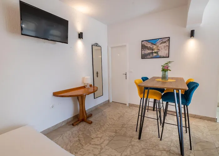 Family - Vranjes Guest house 3*