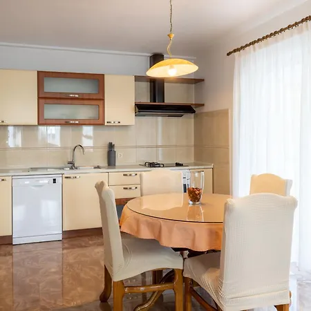 Family - Vranjes Gasthuis 3*