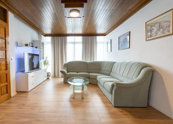 Pensionat Family - Vranjes 3*